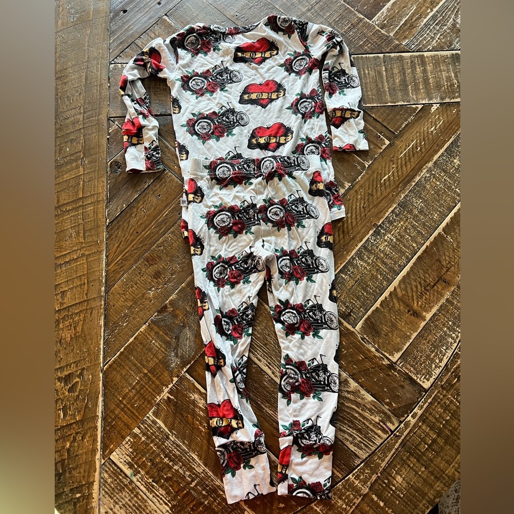 Bums and Roses Valentine’s PJs - Picture 3 of 3